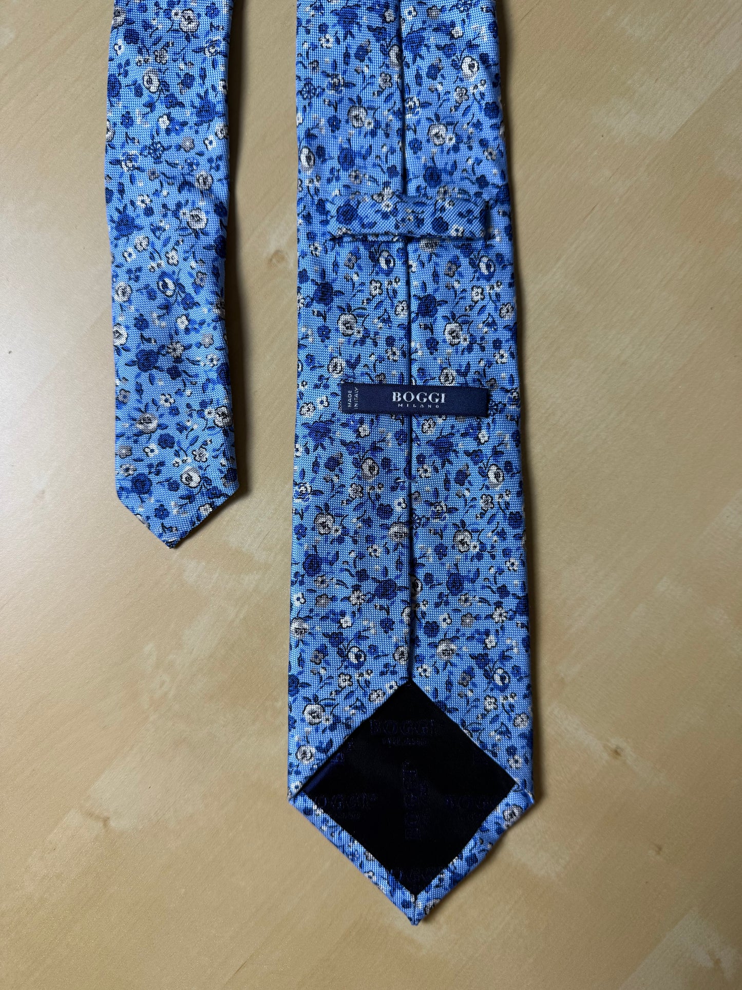 Cravatta Boggi floreale azzurra