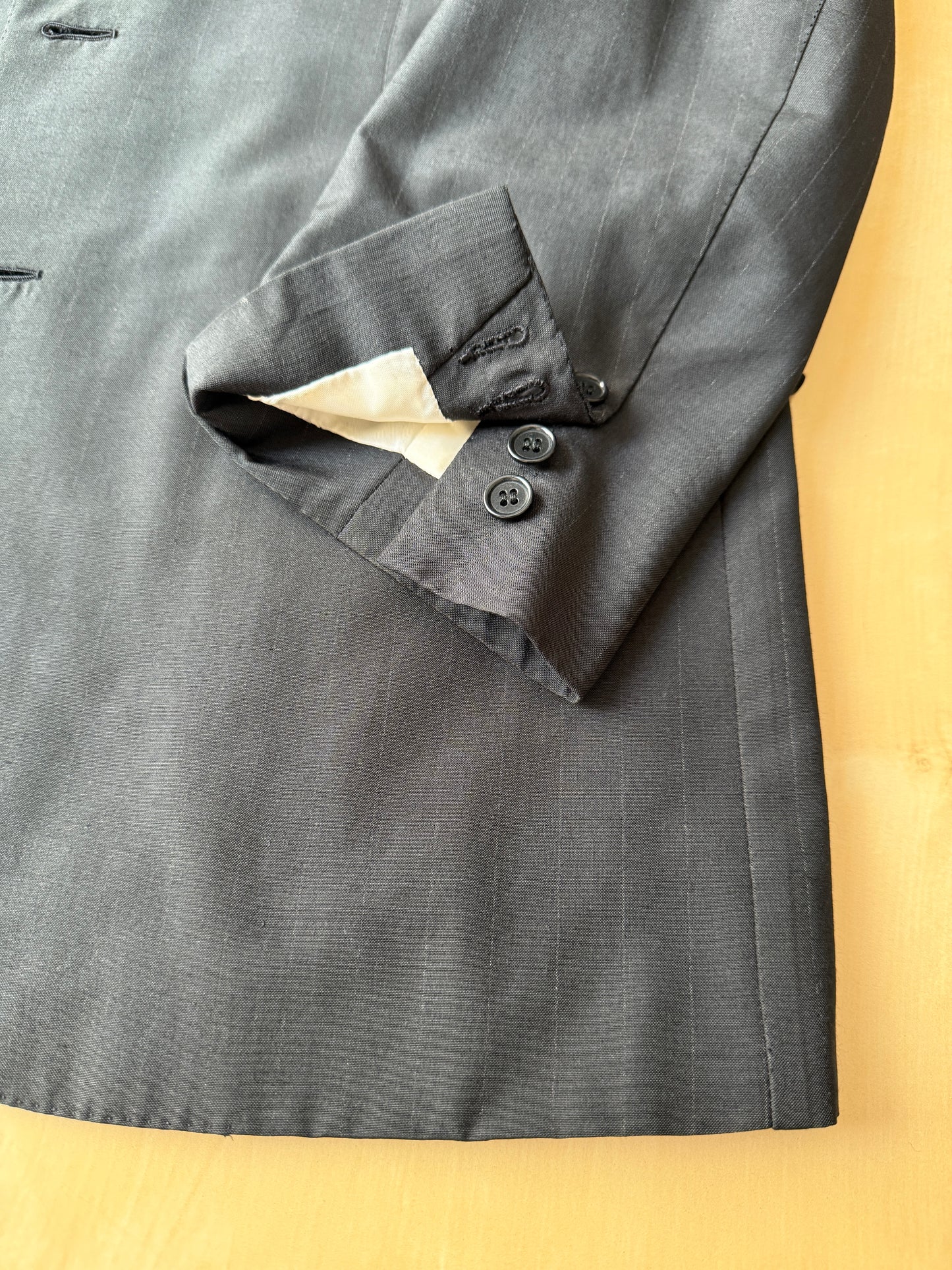 Completo Brioni estivo in seta e lana nero gessato - tg. 48