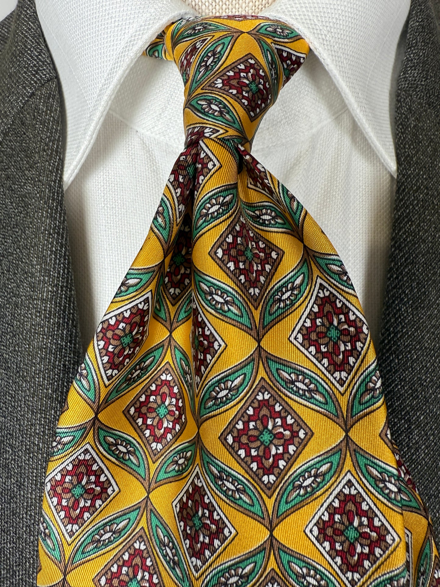 Cravatta vintage fantasia geometrica gialla verde
