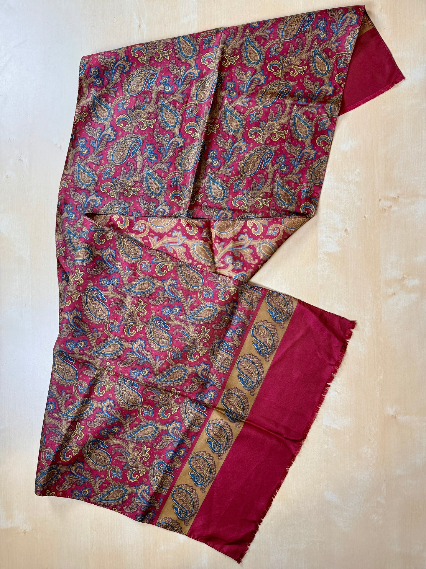 Sciarpa in seta paisley vintage rosso e cachi