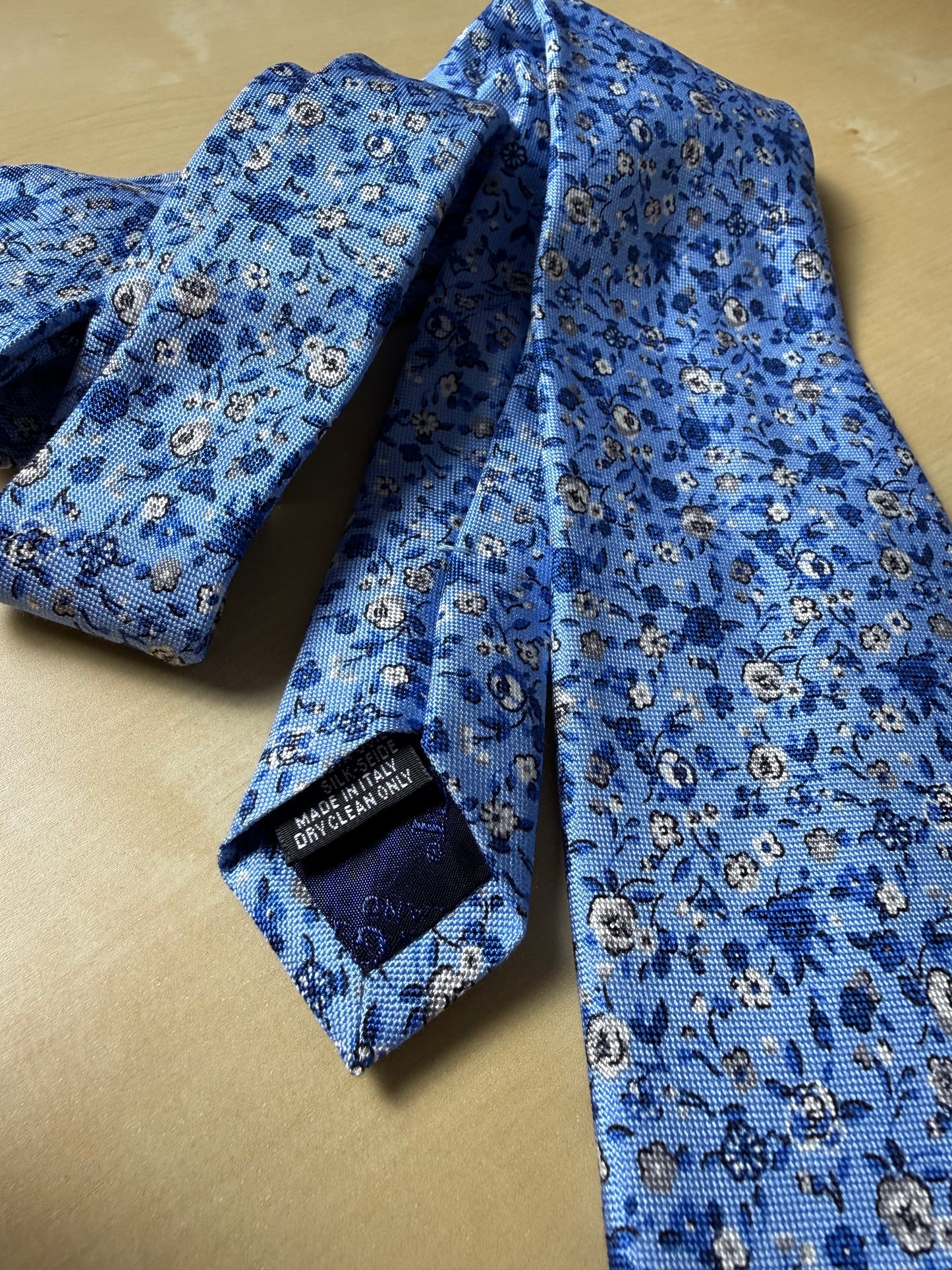 Cravatta Boggi floreale azzurra