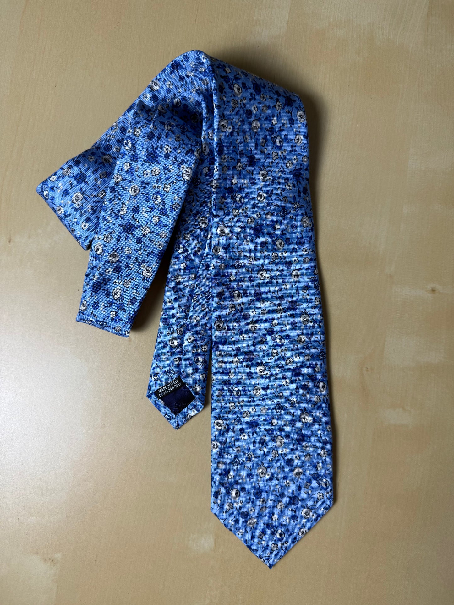 Cravatta Boggi floreale azzurra