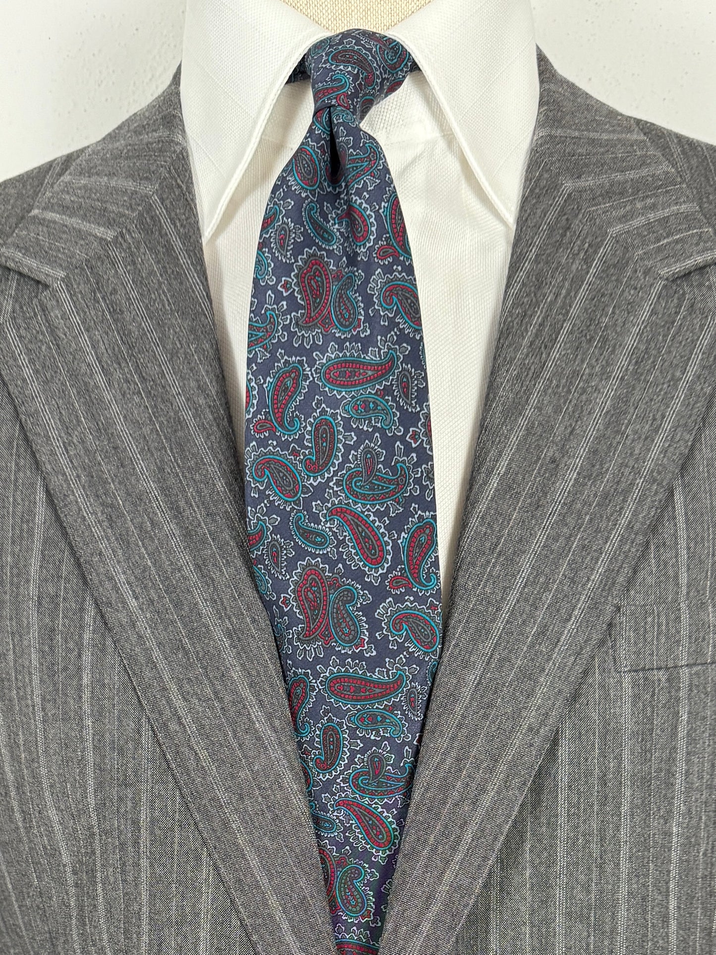 Cravatta in crêpe paisley blu