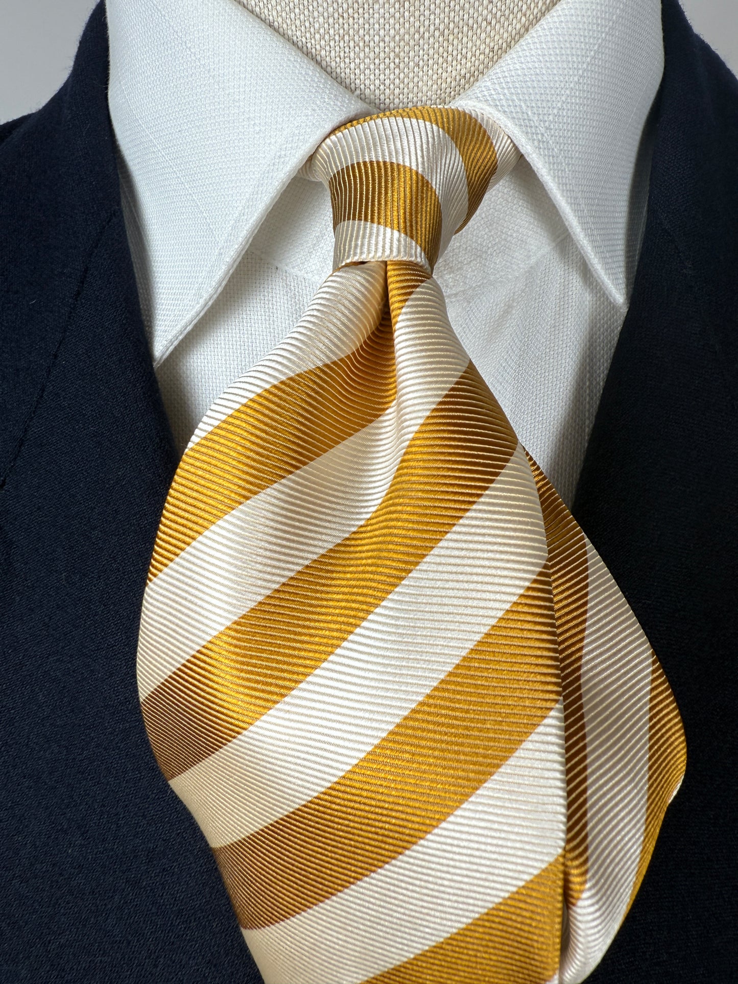 Cravatta regimental oro e panna