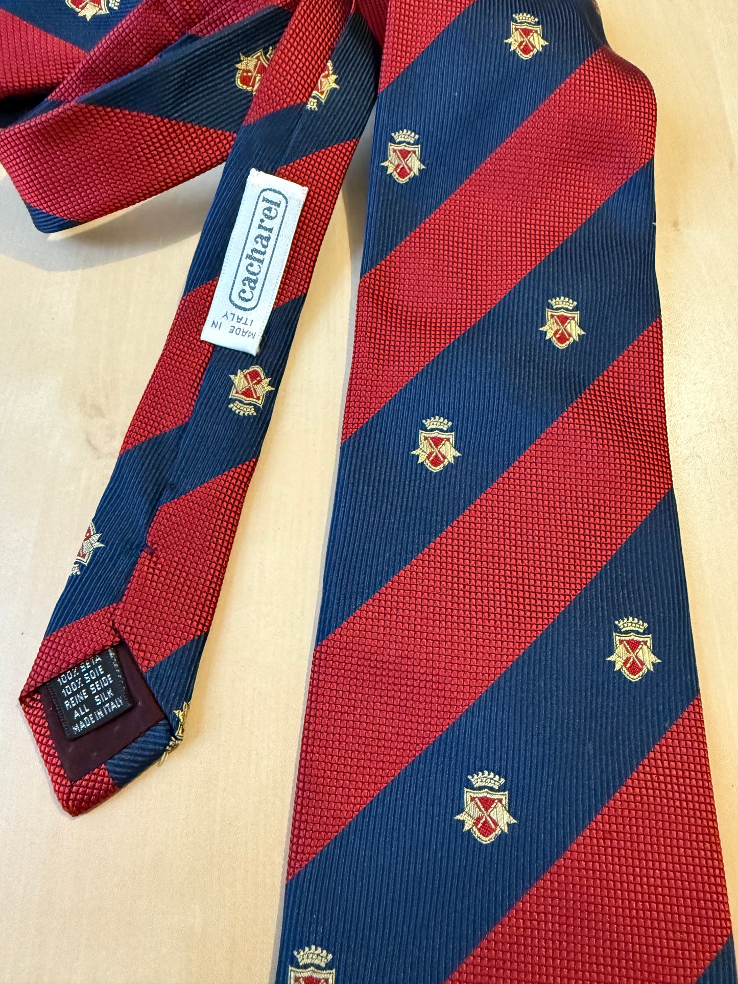 Cravatta Cacharel regimental con stemmi