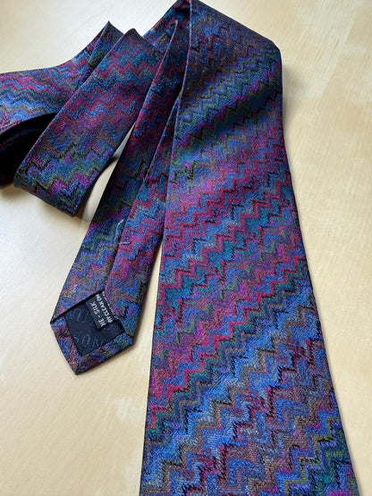 Cravatta Missoni zigzag multicolore viola e blu jacquard