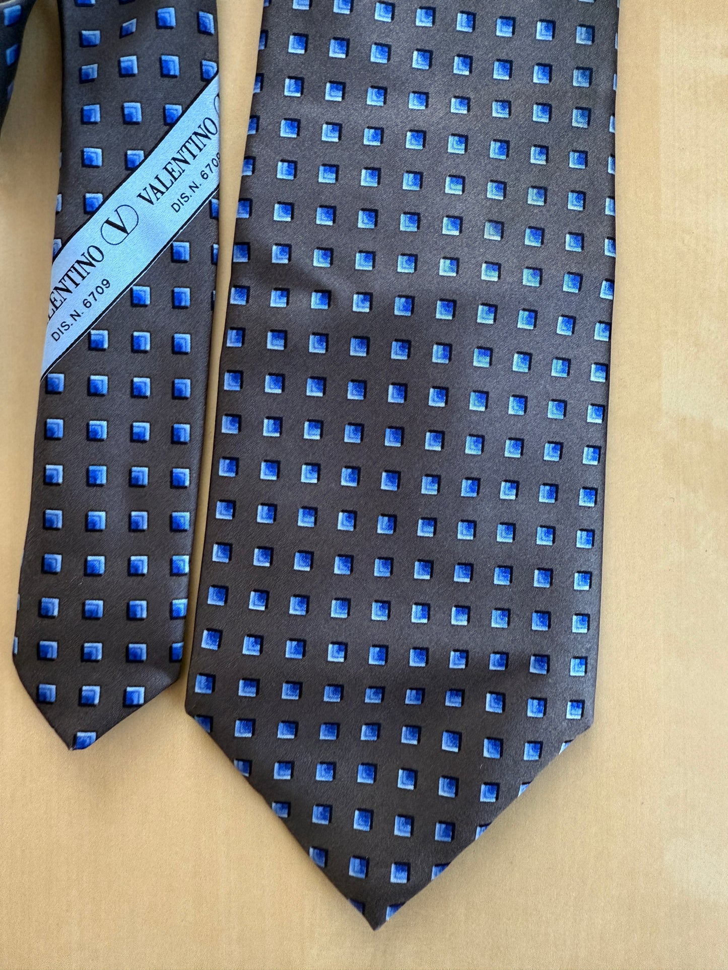 Cravatta Valentino in raso micro fantasia