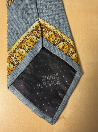 Cravatta Versace jacquard stampa barocca