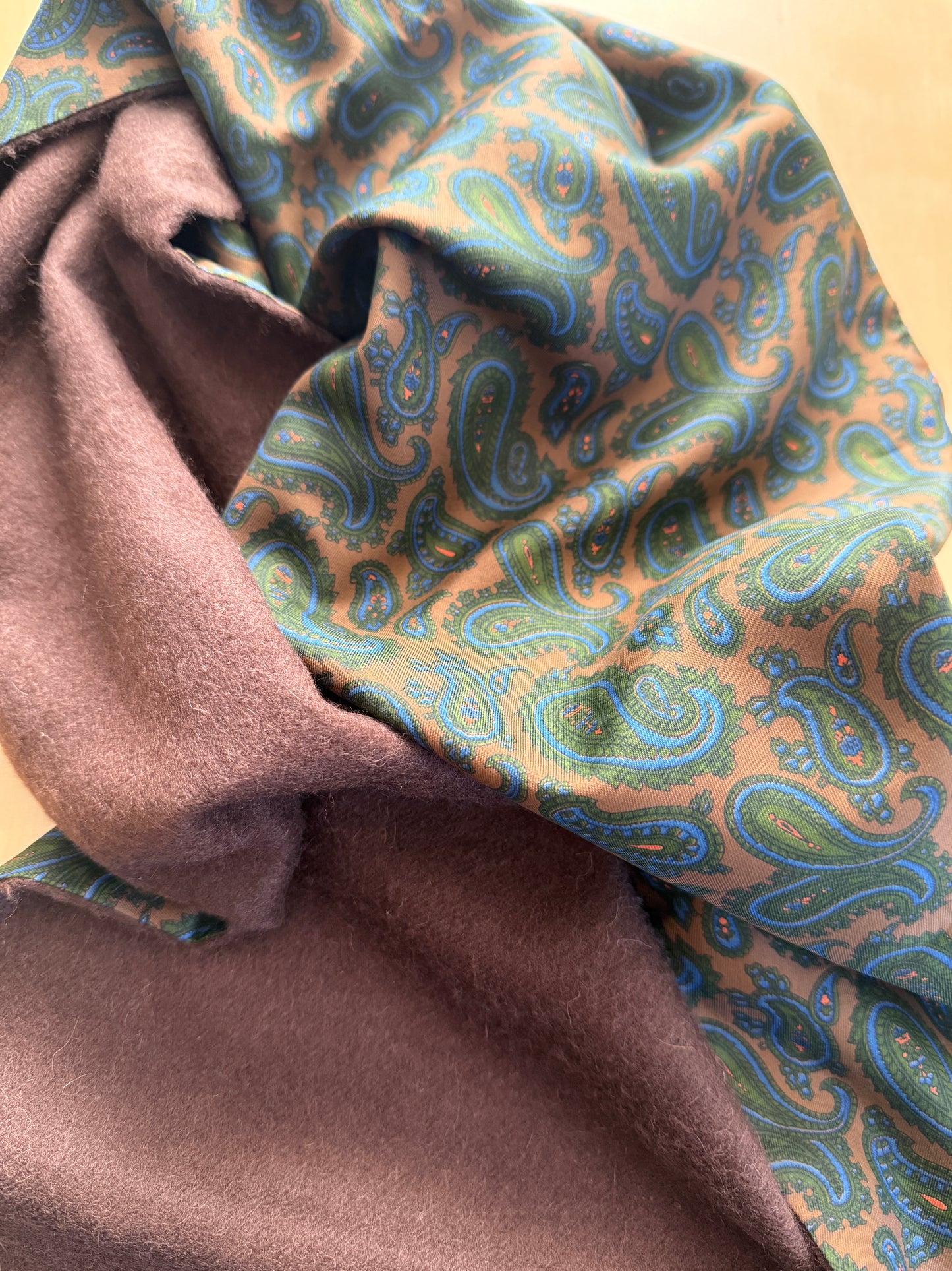 Sciarpa double face in seta paisley e cashmere-lana scozzese