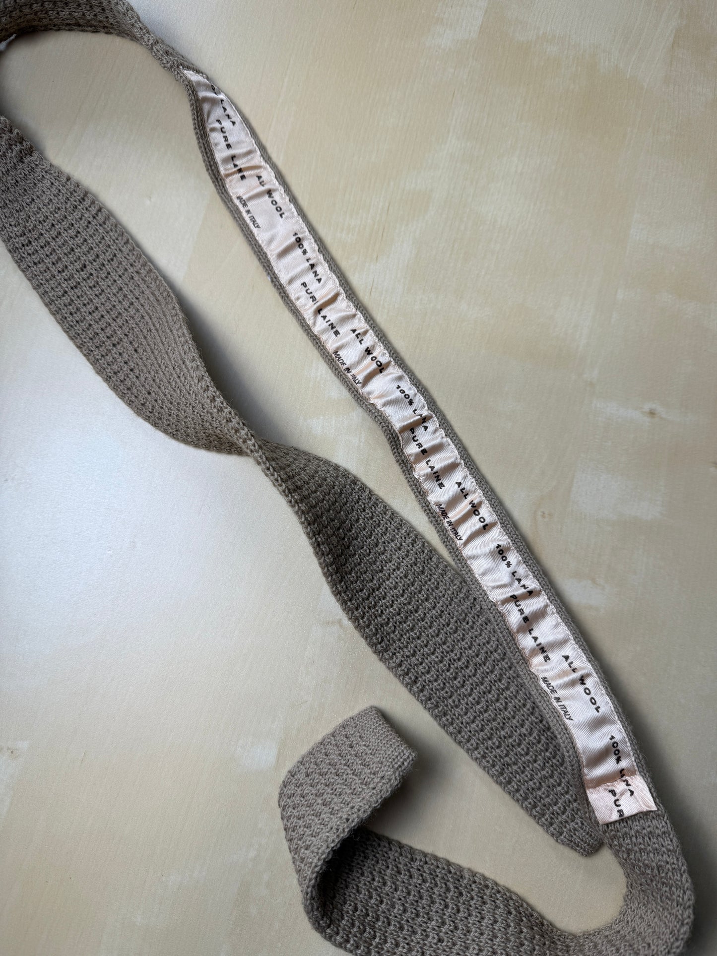 Cravatta in maglia di lana color nocciola