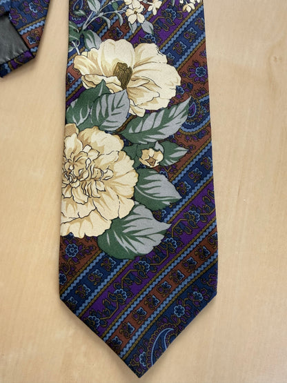 Cravatta Kenzo floreale e righe