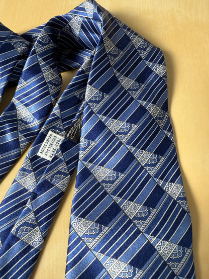 Cravatta Yves Saint Laurent fantasia geometrica blu