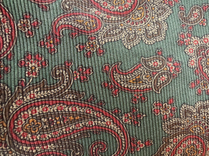 Cravatta Vivax made in England paisley verde