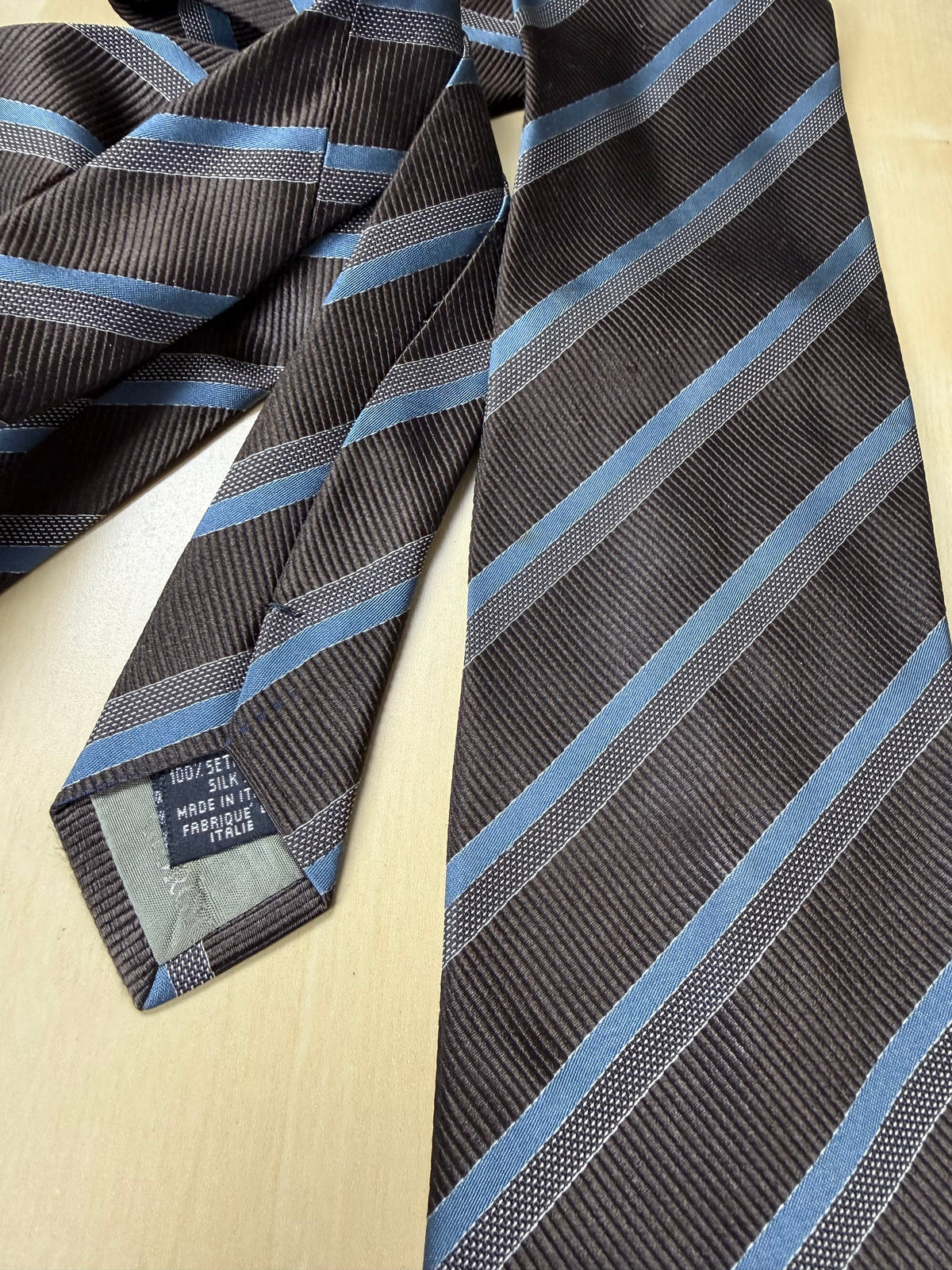 Cravatta Armani regimental marrone e blu