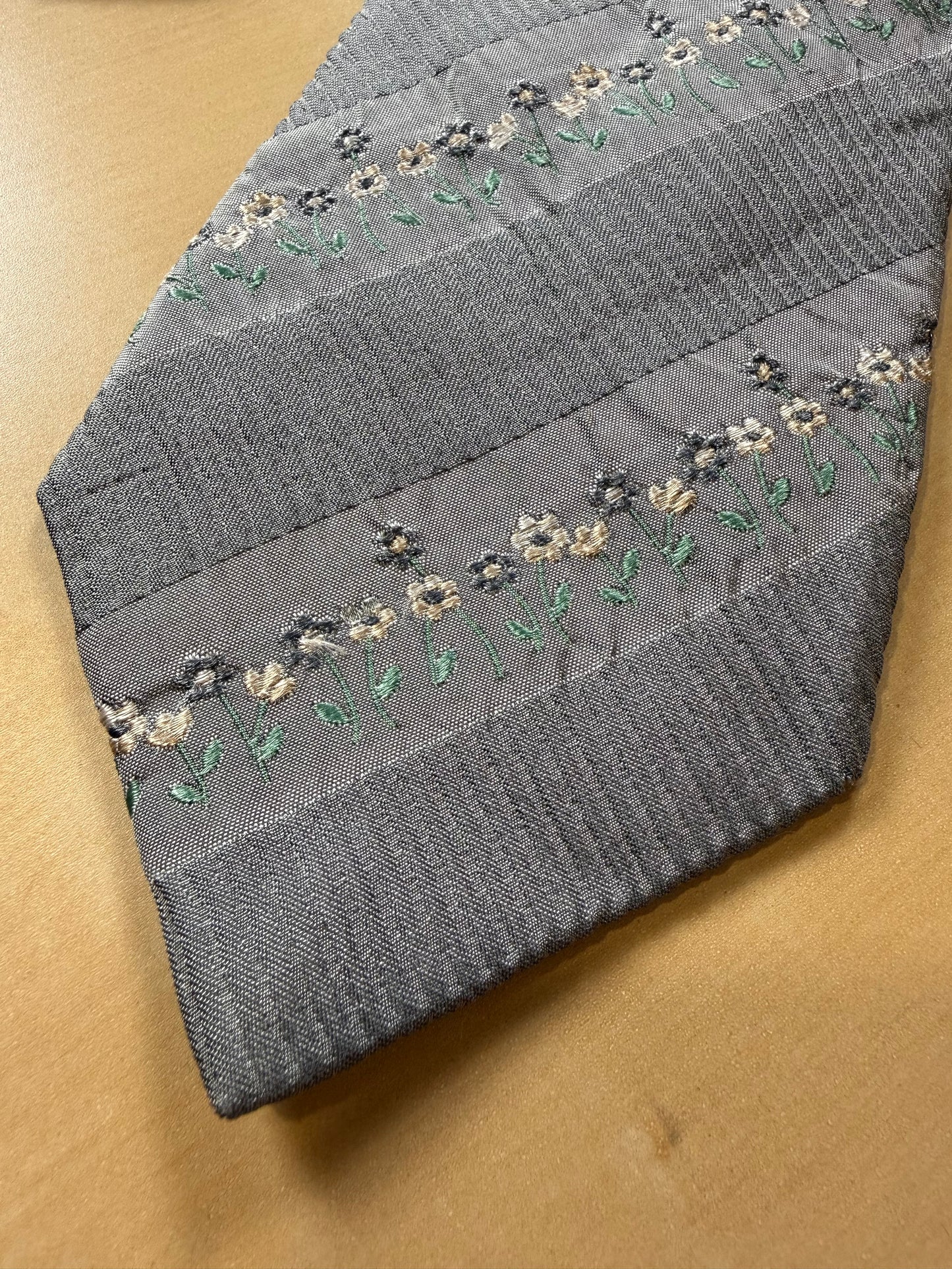 Cravatta Kenzo grigia ricamo floreale