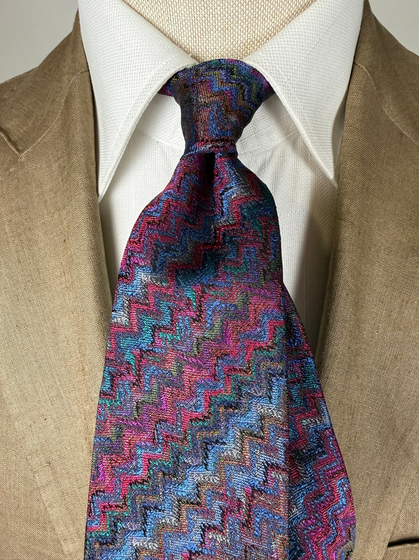 Cravatta Missoni zigzag multicolore viola e blu jacquard