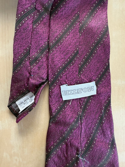 Cravatta Hilton anni ‘80 rosa jacquard a righe