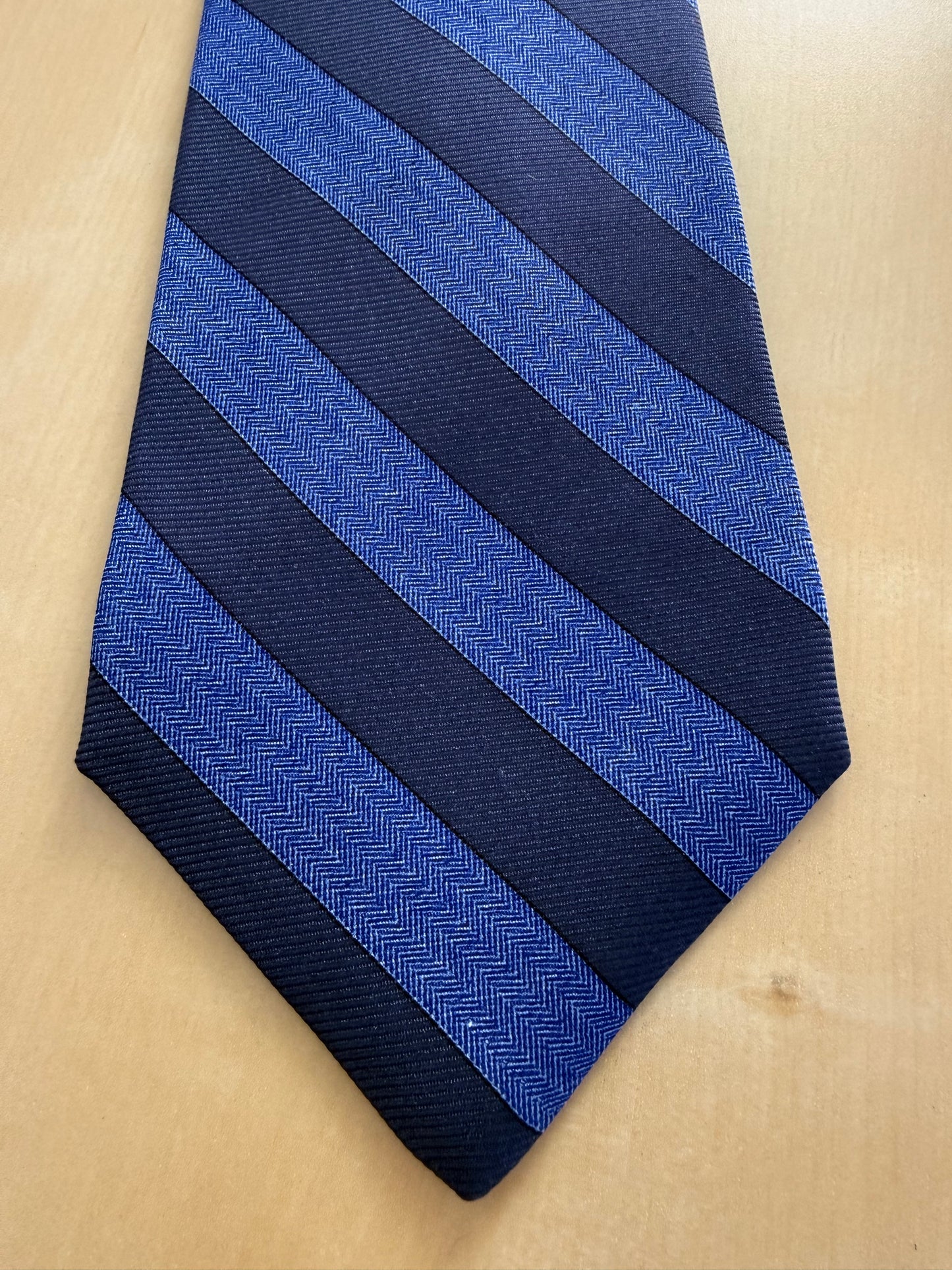 Cravatta Kiton 7 pieghe righe blu e navy