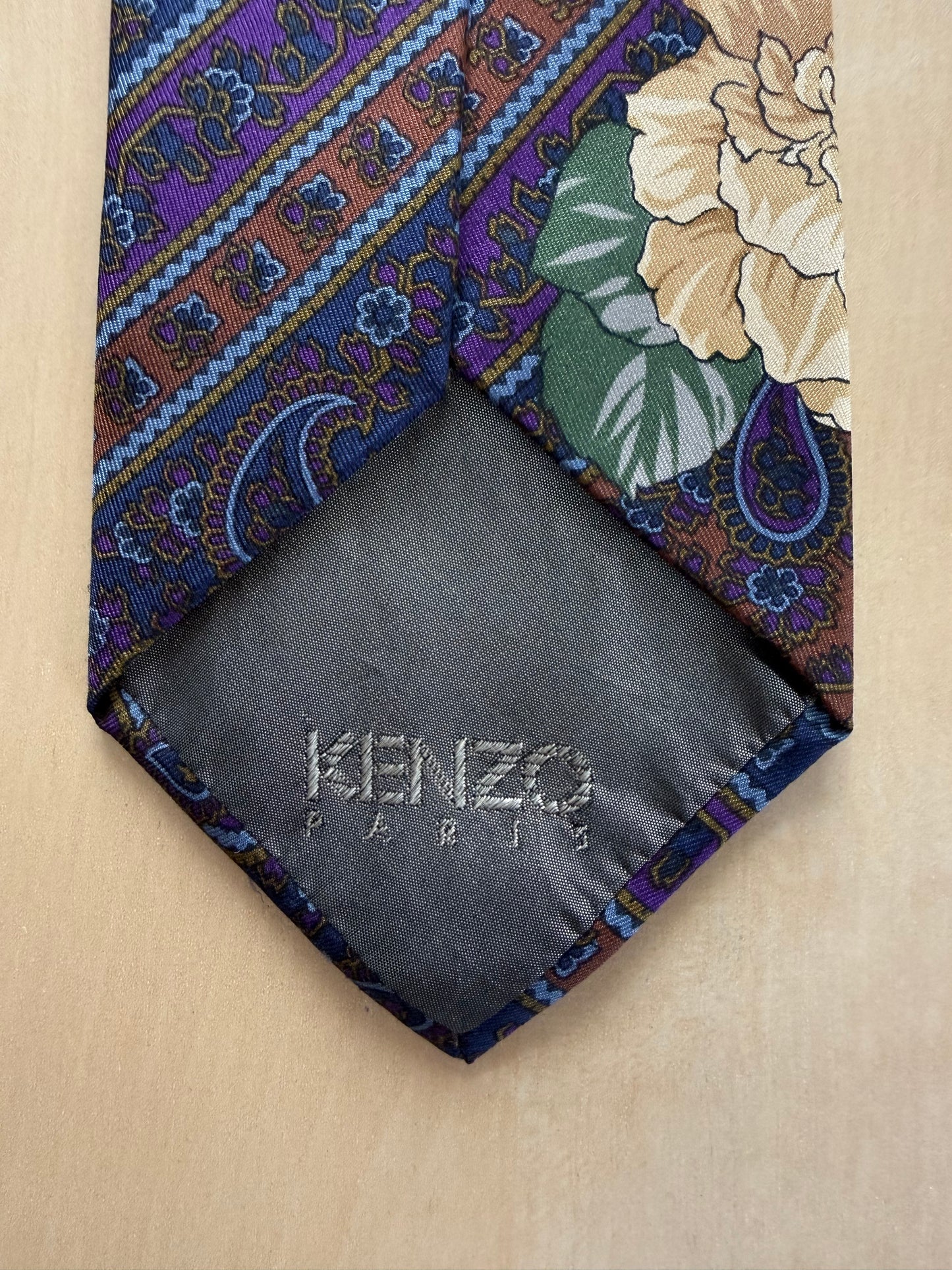 Cravatta Kenzo floreale e righe