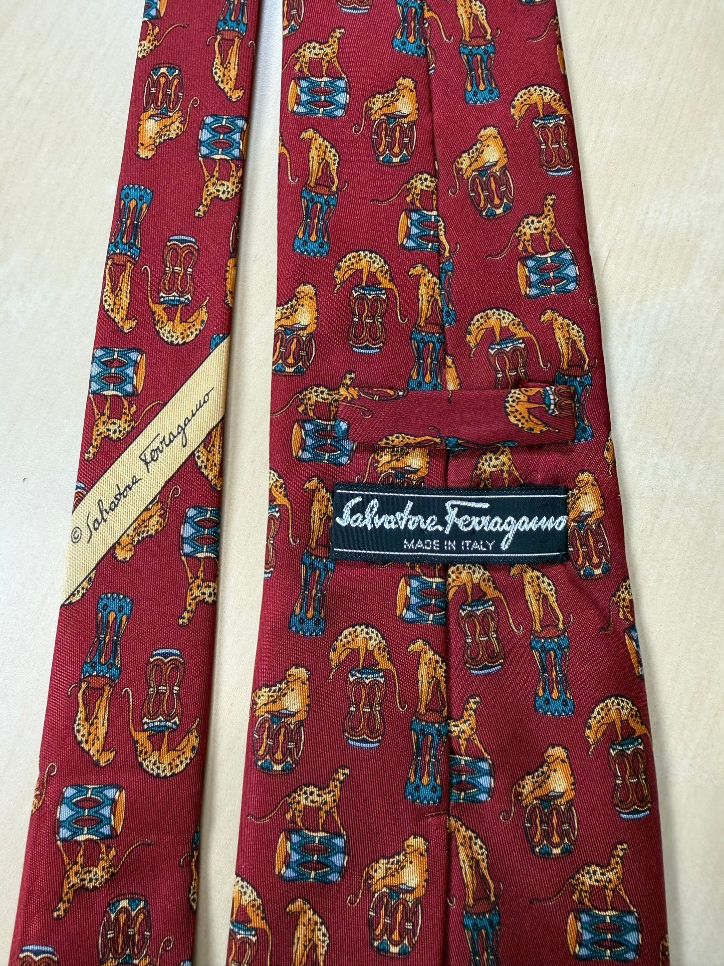 Cravatta Ferragamo con ghepardi