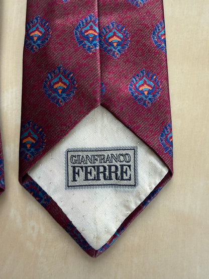 Cravatta Gianfranco Ferré rossa fantasia blu