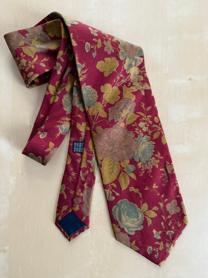 Cravatta floreale toni autunnali