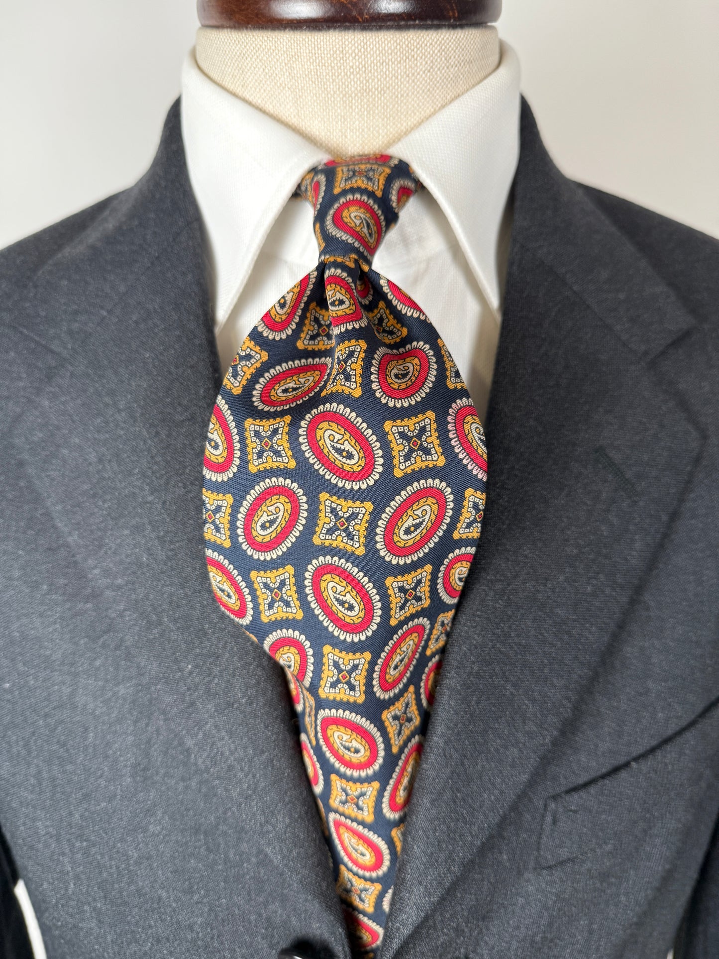 Cravatta Armani fantasia medaglioni