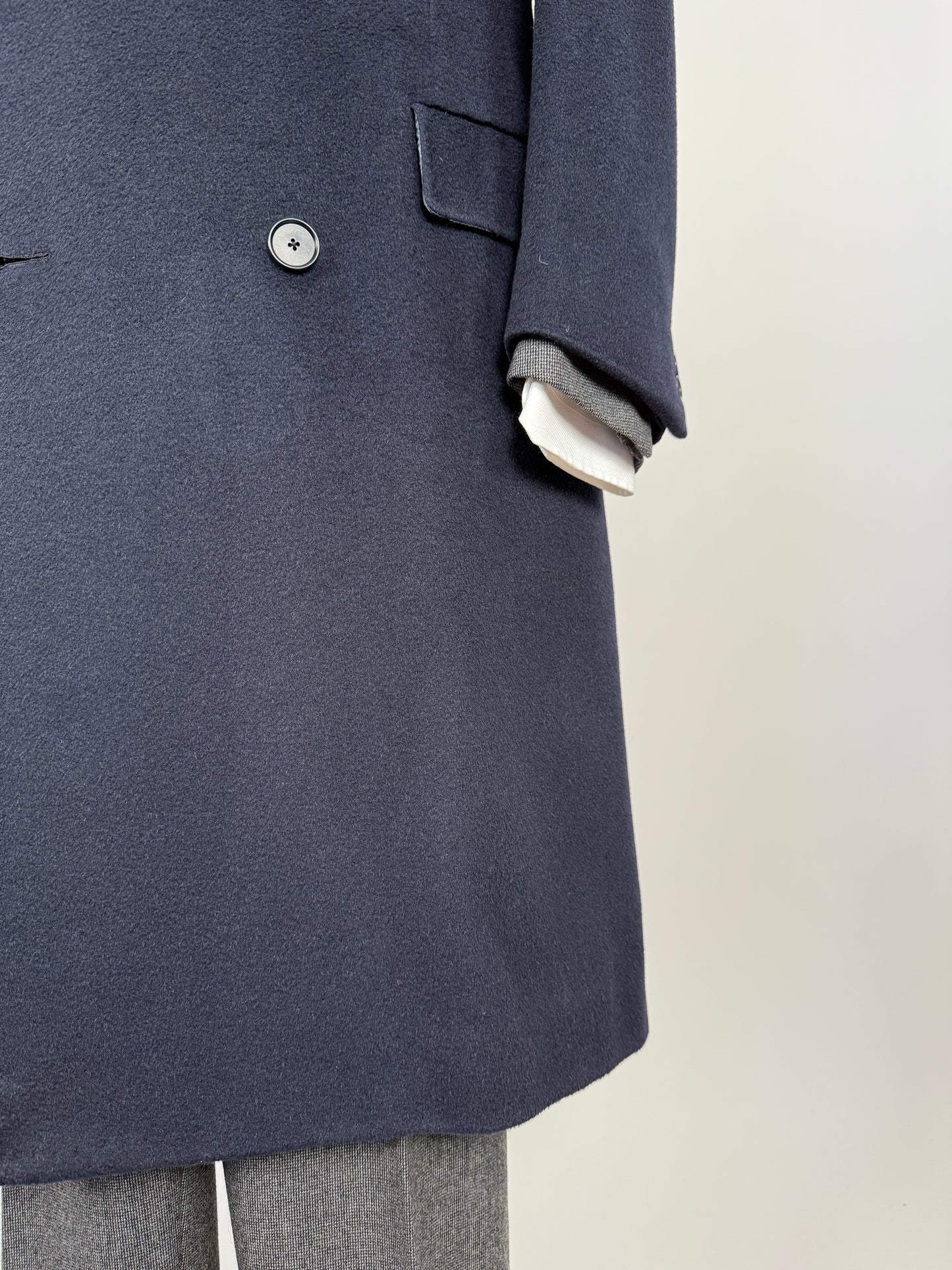 Cappotto in puro cammello blu con soffietto e martingala - tg. 48-52