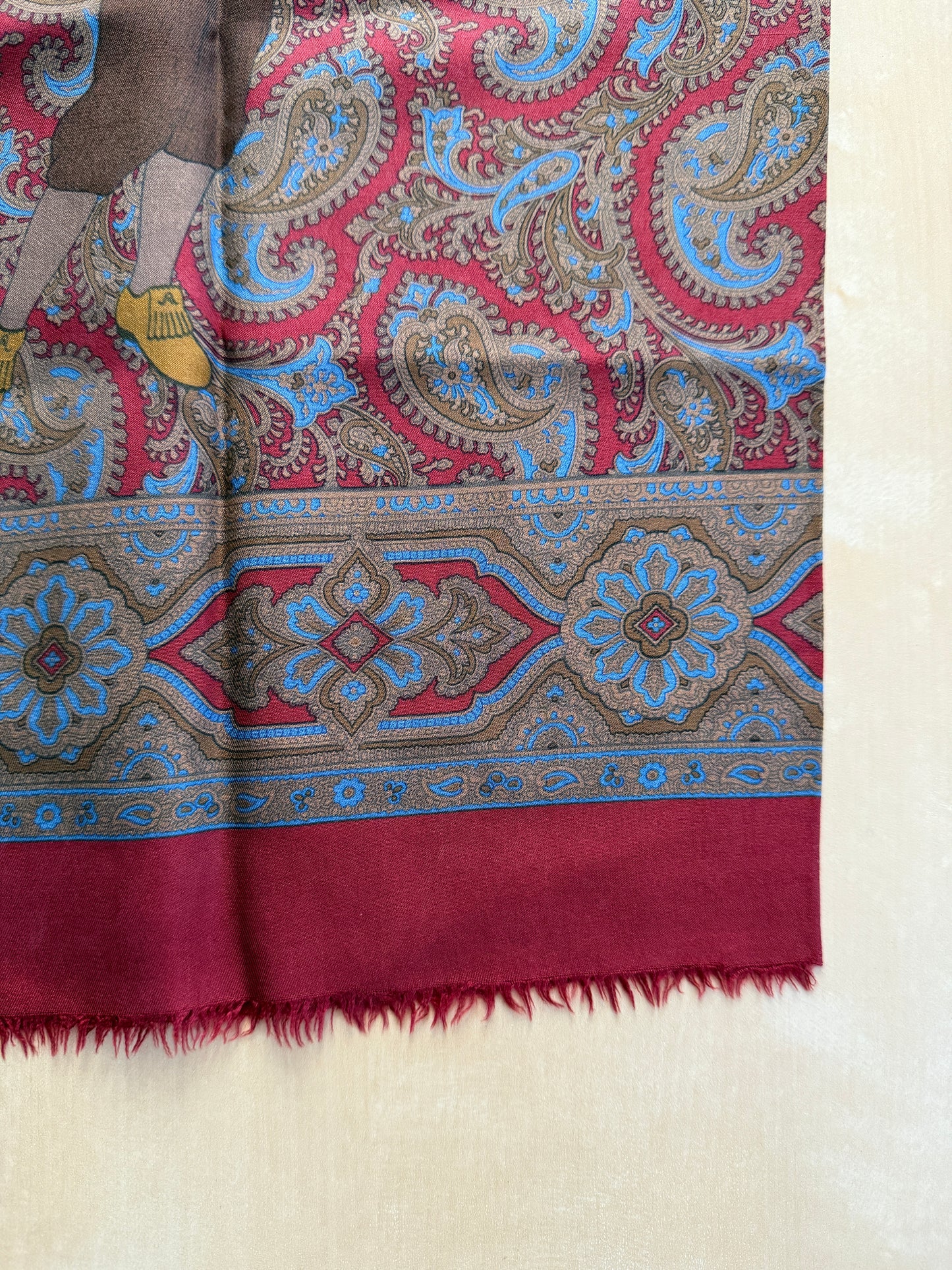 Sciarpa tubolare in seta paisley con giocatore di golf