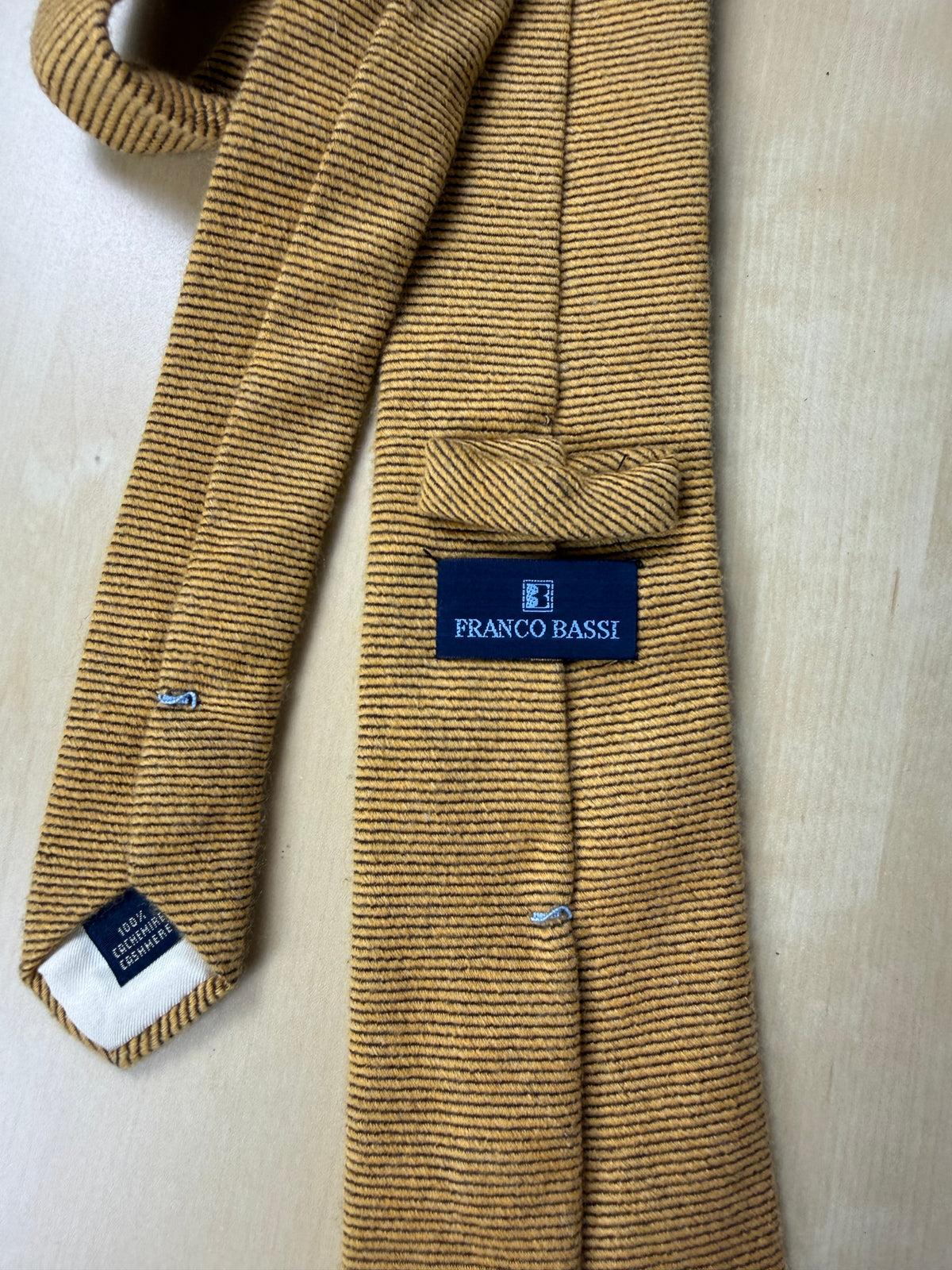 Cravatta in puro cashmere canneté