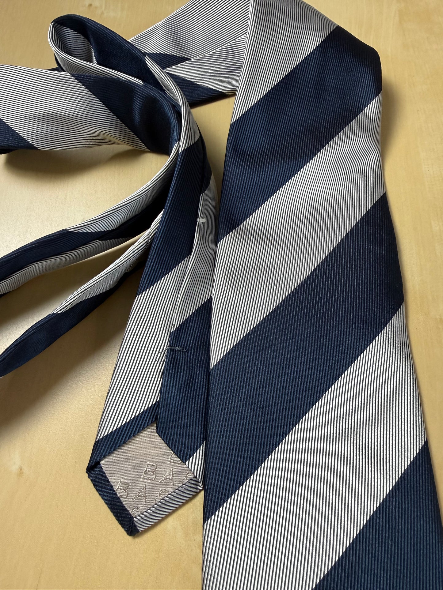 Cravatta regimental navy e argento