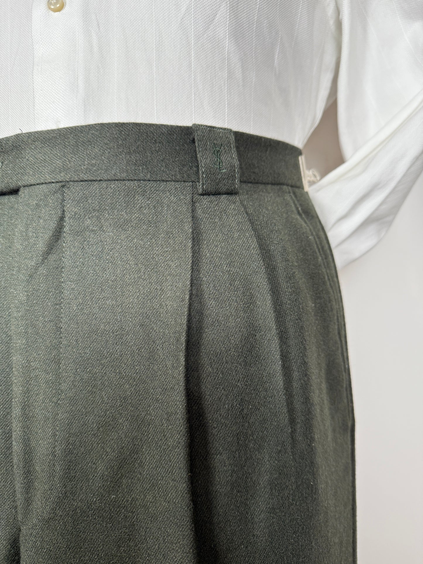 Pantaloni Yves Saint Laurent anni ‘80 in flanella verde scuro - tg. 50