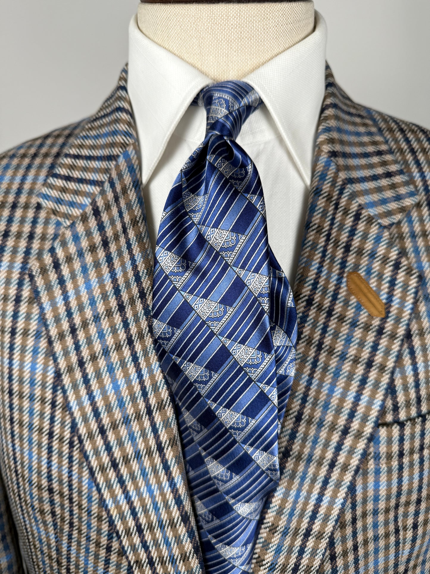 Cravatta Yves Saint Laurent fantasia geometrica blu