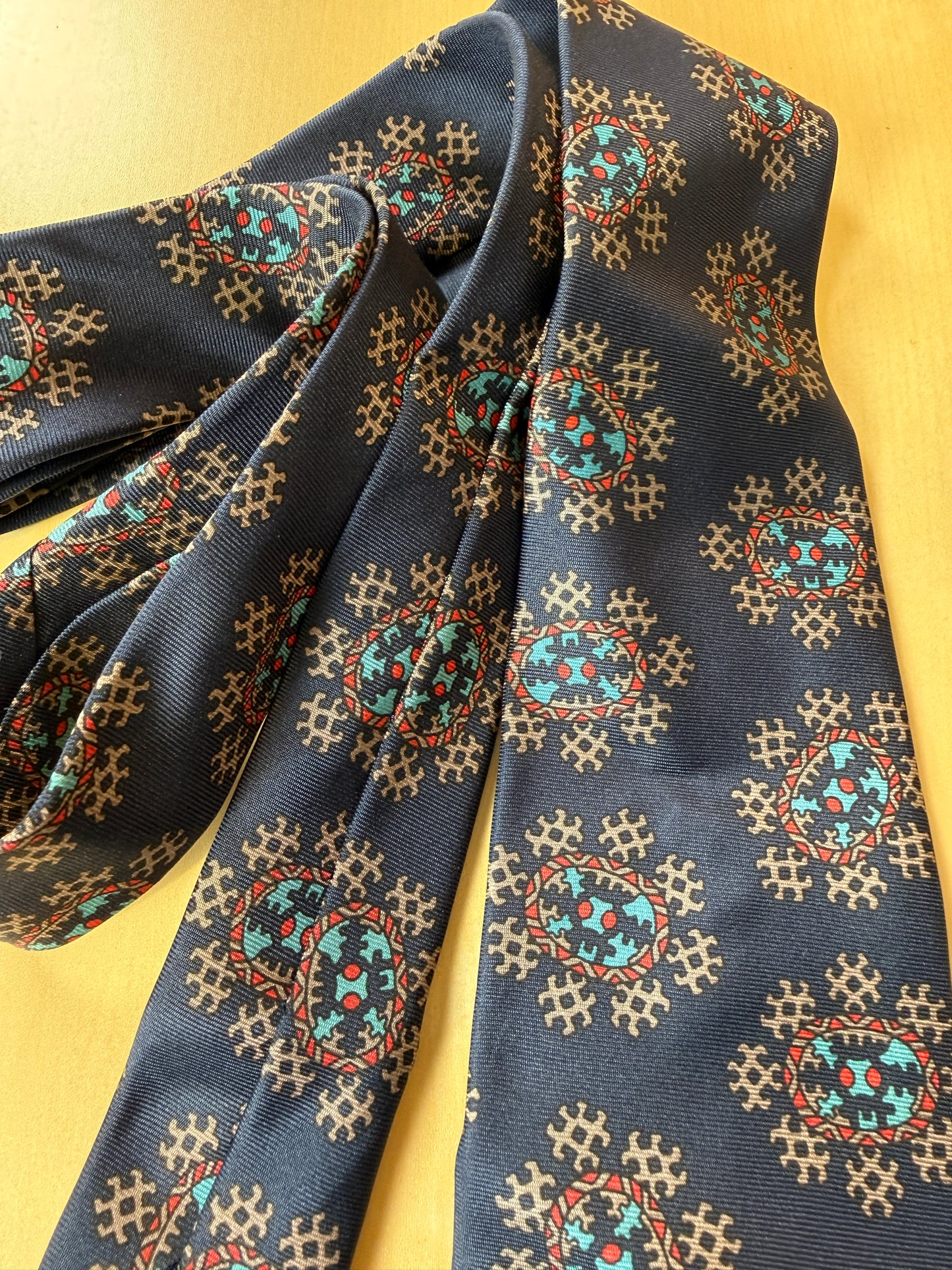 Cravatta Dior vintage medaglioni