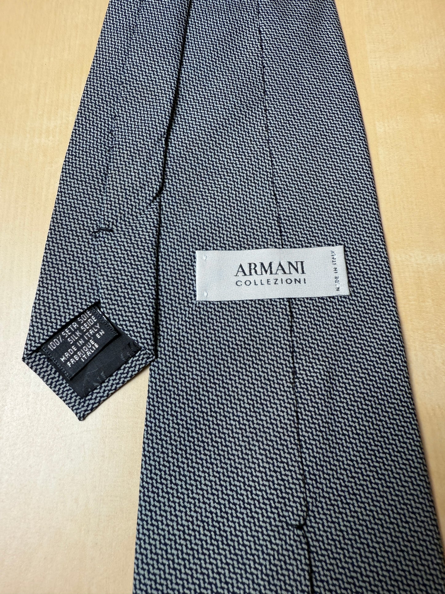 Cravatta Armani Collezioni anni ‘90 in crêpe di seta optical