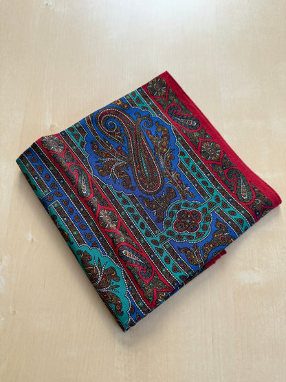 Sciarpa in seta paisley verde rossa e blu