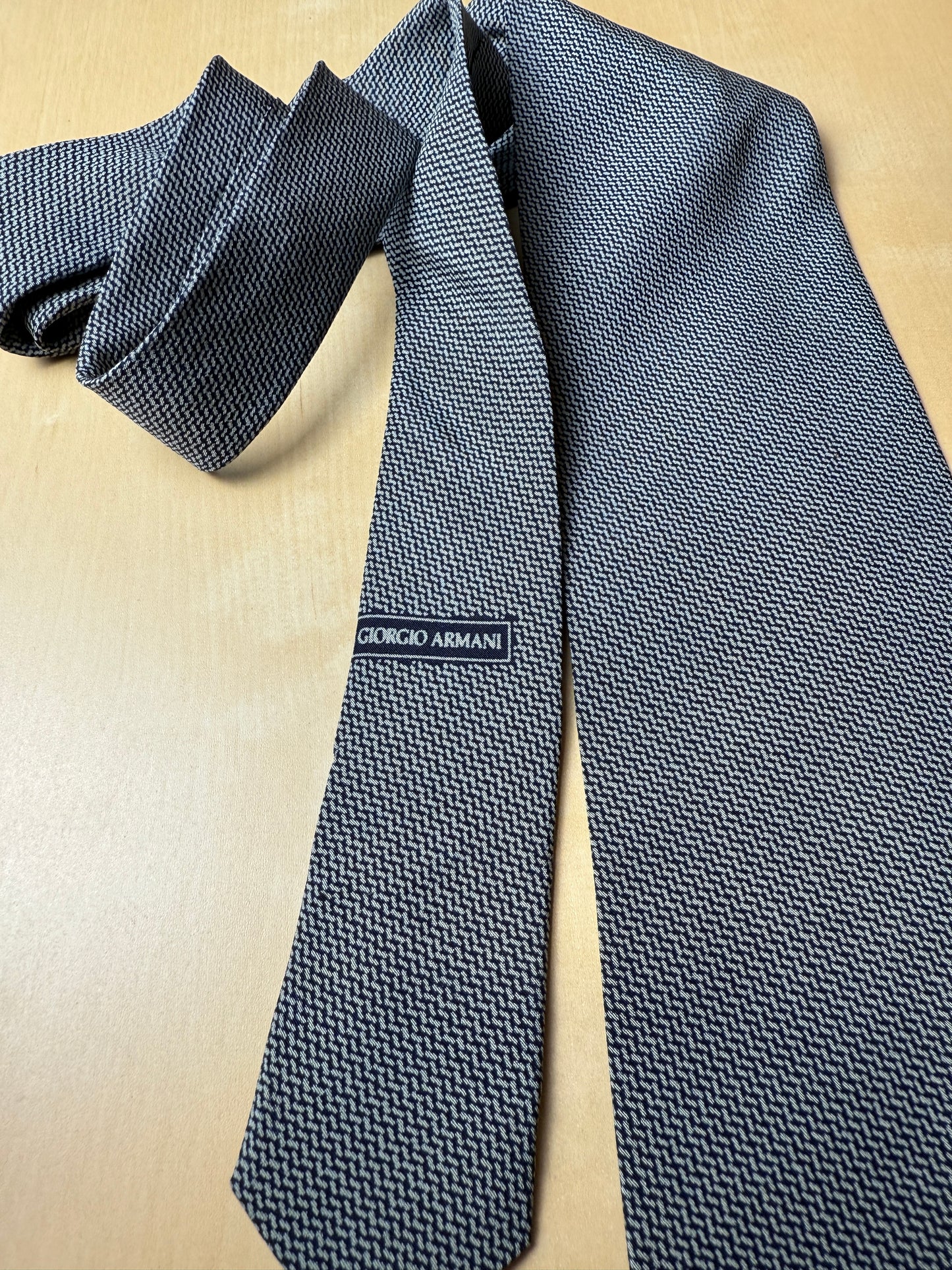 Cravatta Armani Collezioni anni ‘90 in crêpe di seta optical