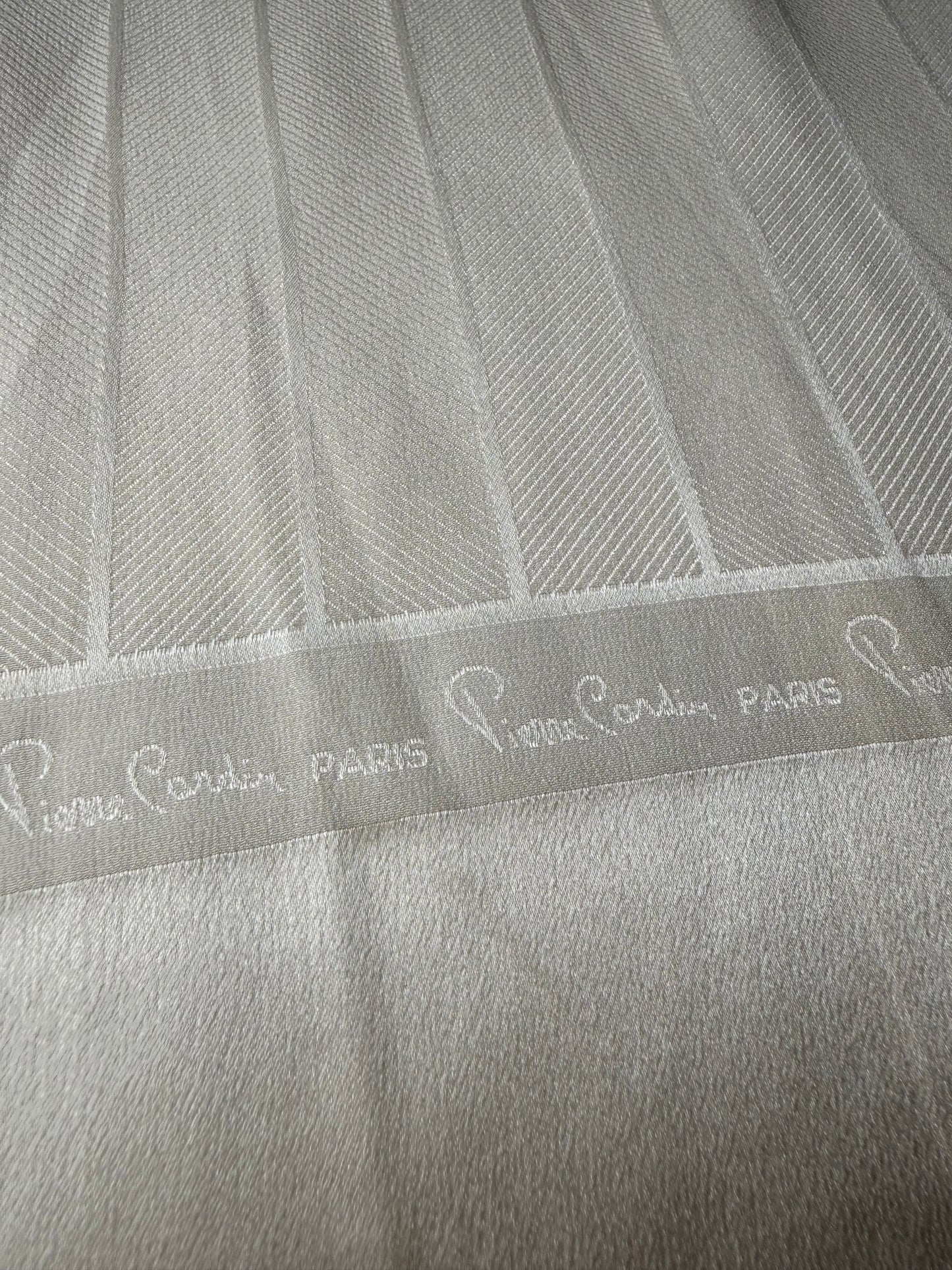 Sciarpa da sera in seta Pierre Cardin vintage