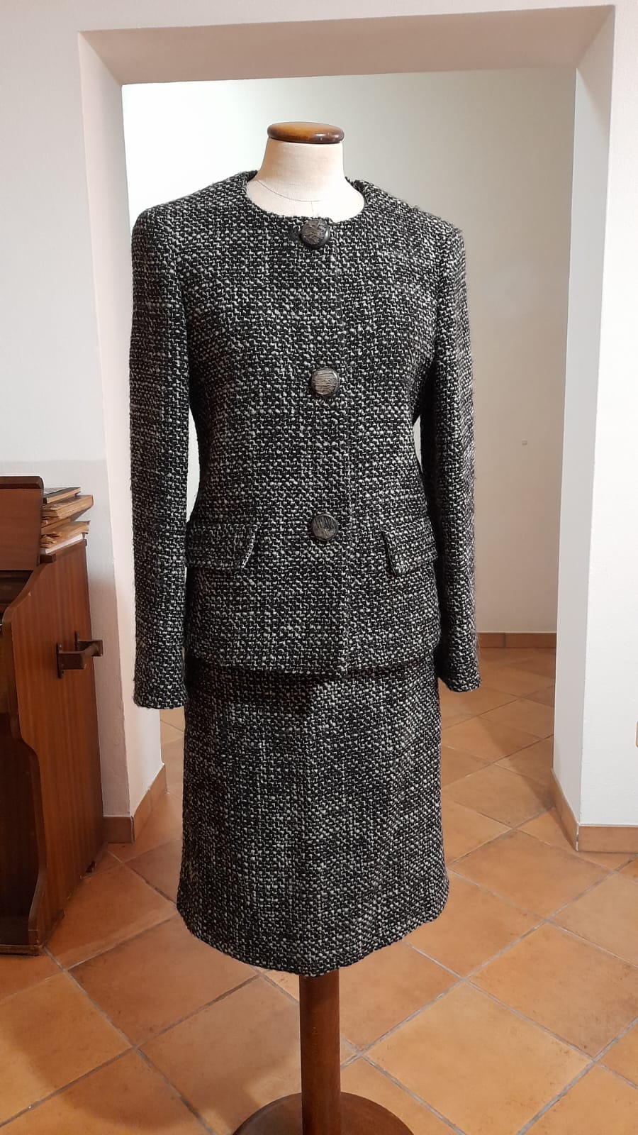 Max Mara skirt suit wool bouclé size 42