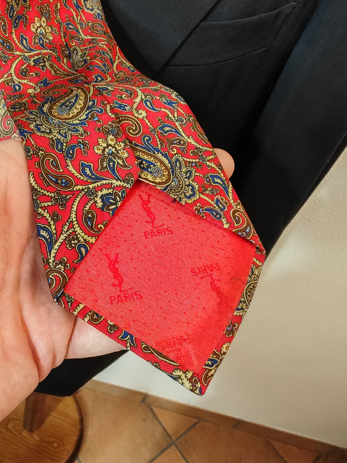 Cravatta Yves Saint Laurent paisley floreale