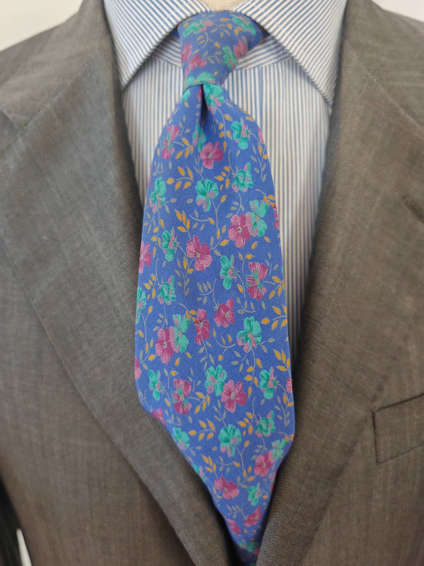 Cravatta Fendi vintage in crêpe indaco fantasia floreale