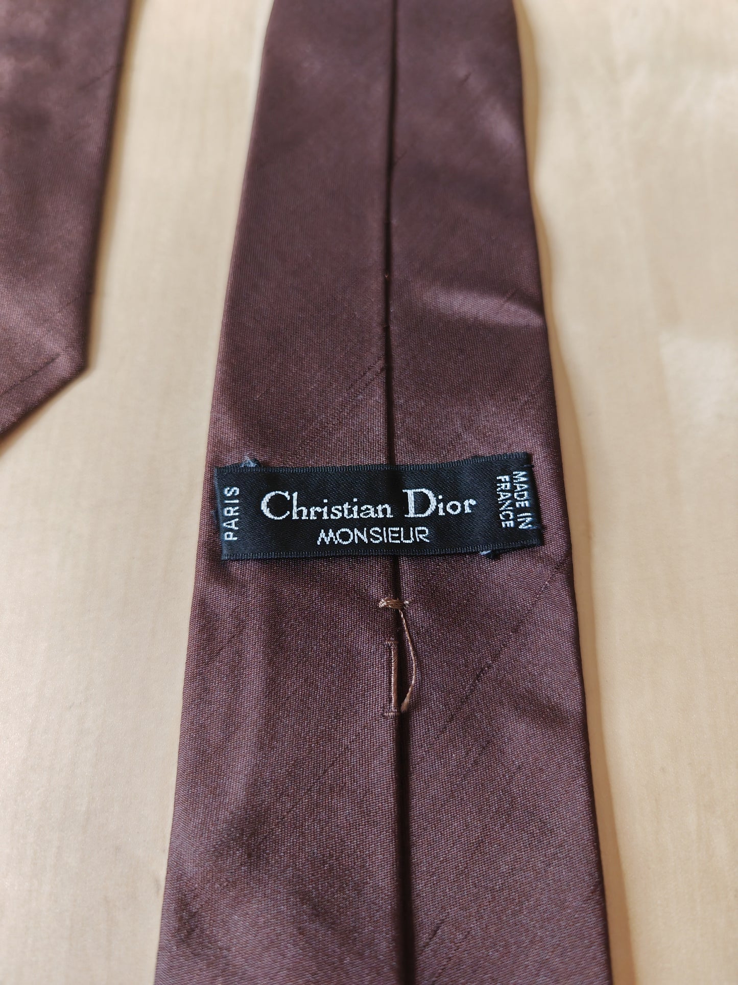 Cravatta Dior anni '70 in shantung con firma