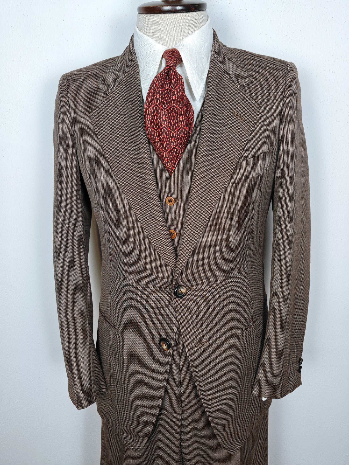 Completo 3 pezzi svasato anni '70 marrone spigato - tg. 44