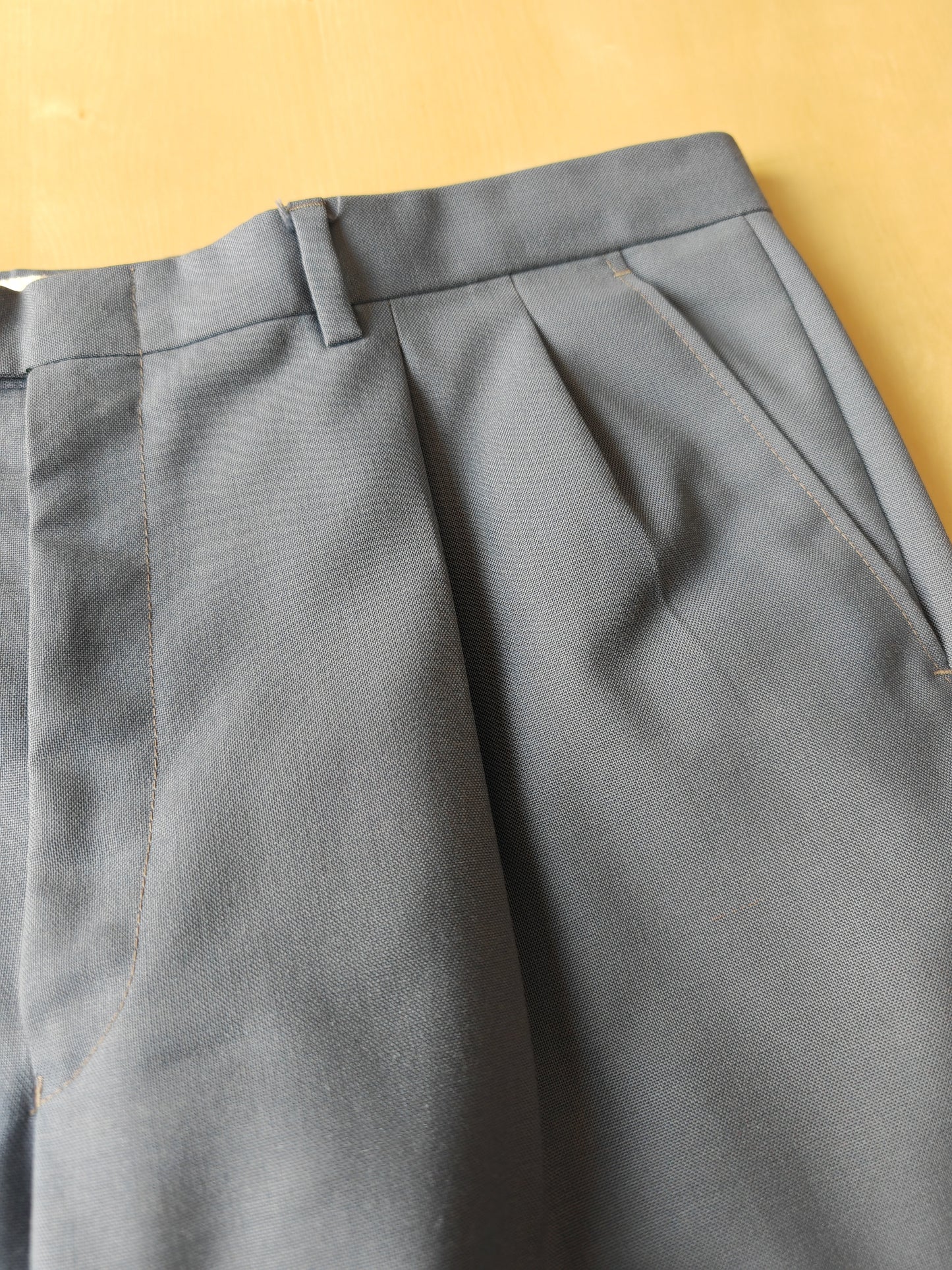 Completo anni '70 in tela di lana azzurro carta da zucchero - tg. 50