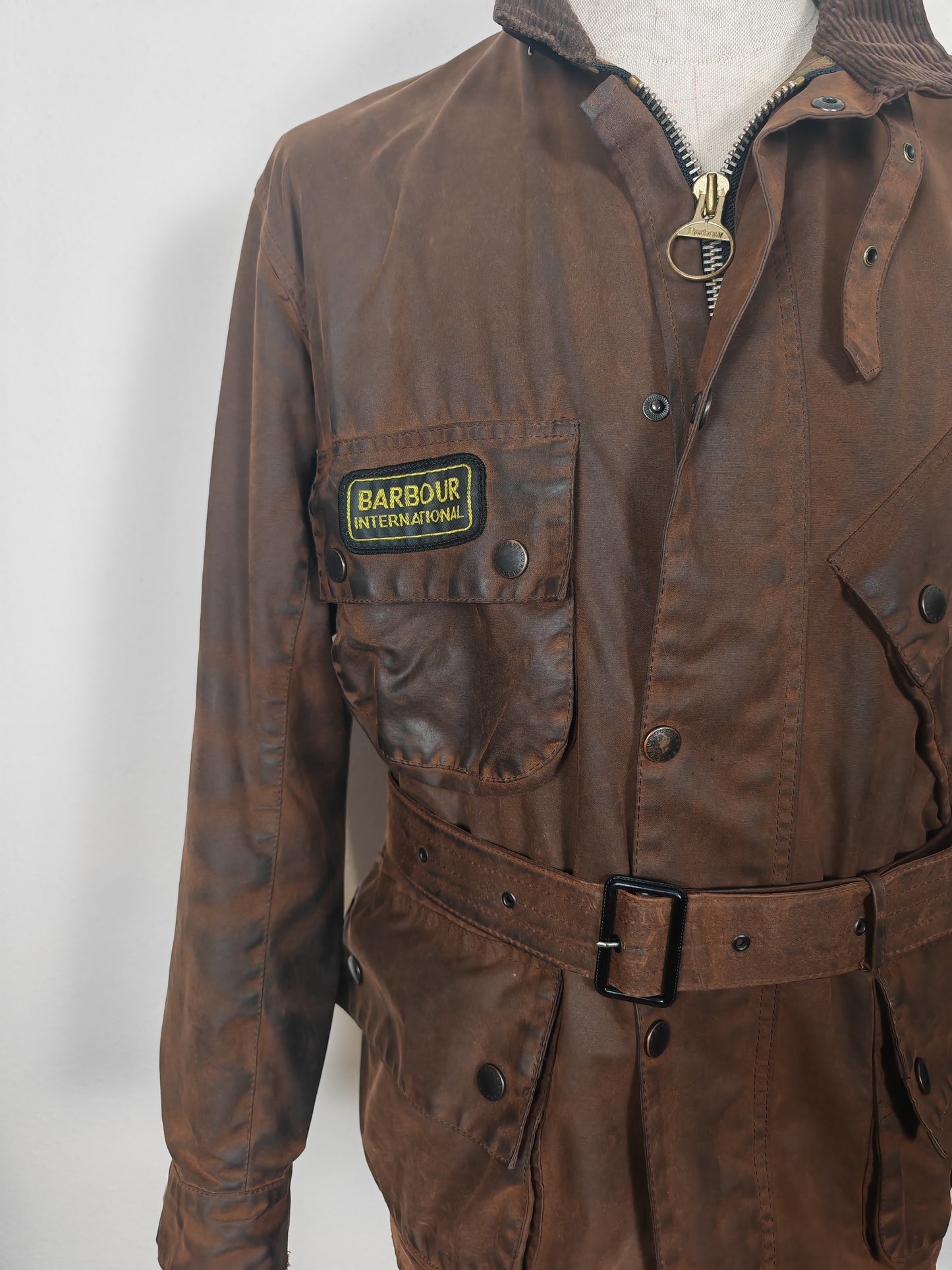 Barbour International primi anni 2000, marrone - C42/107cm