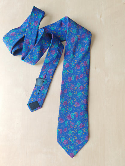 Cravatta Fendi vintage in crêpe indaco fantasia floreale