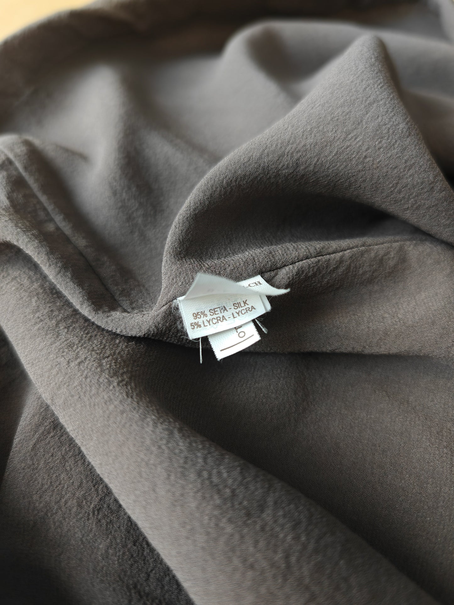 Blusa Brunello Cucinelli in seta con maniche in cashmere - S/M