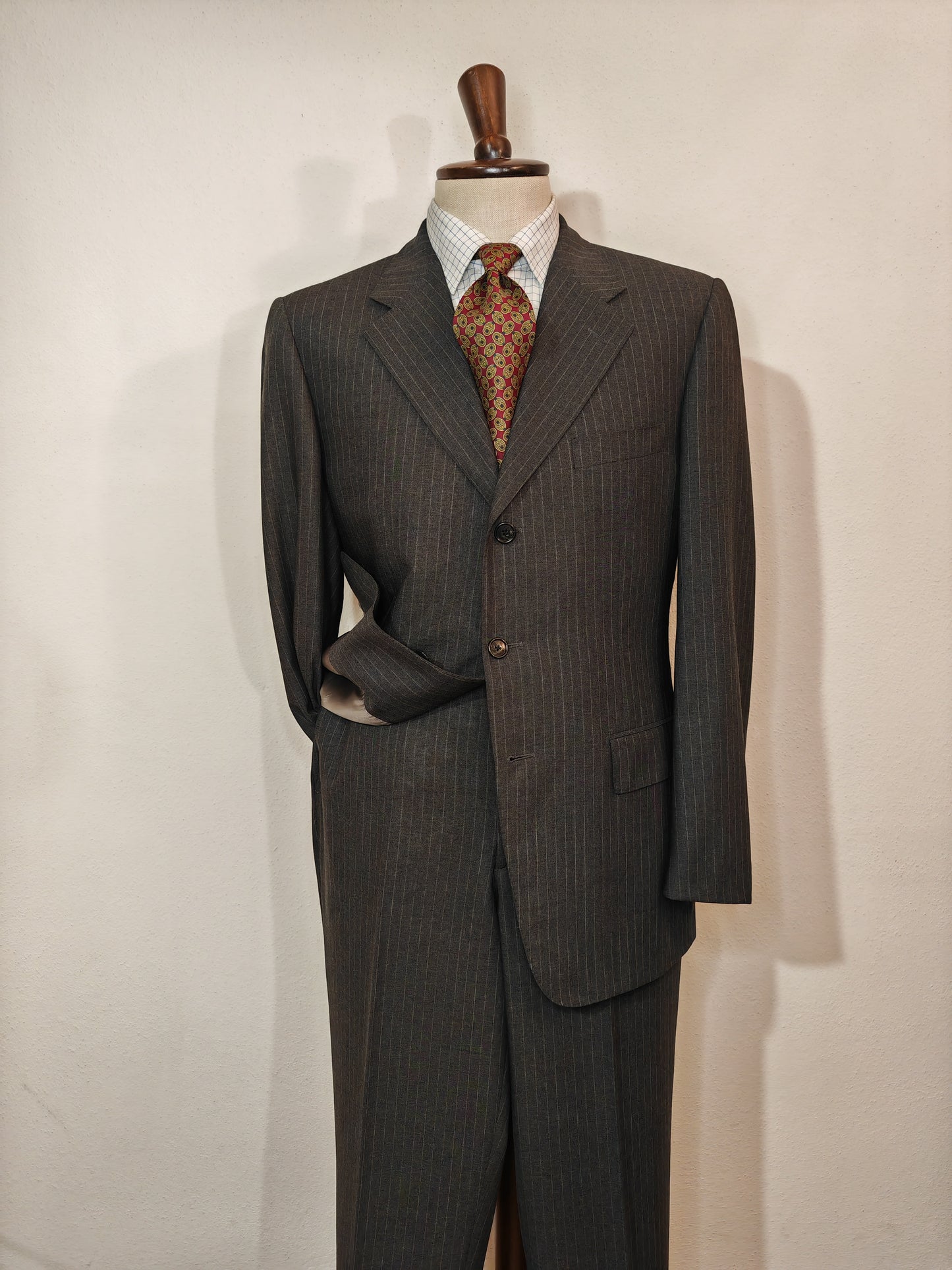 Completo Corneliani linea sartoria in fresco lana antracite gessato - tg. 52