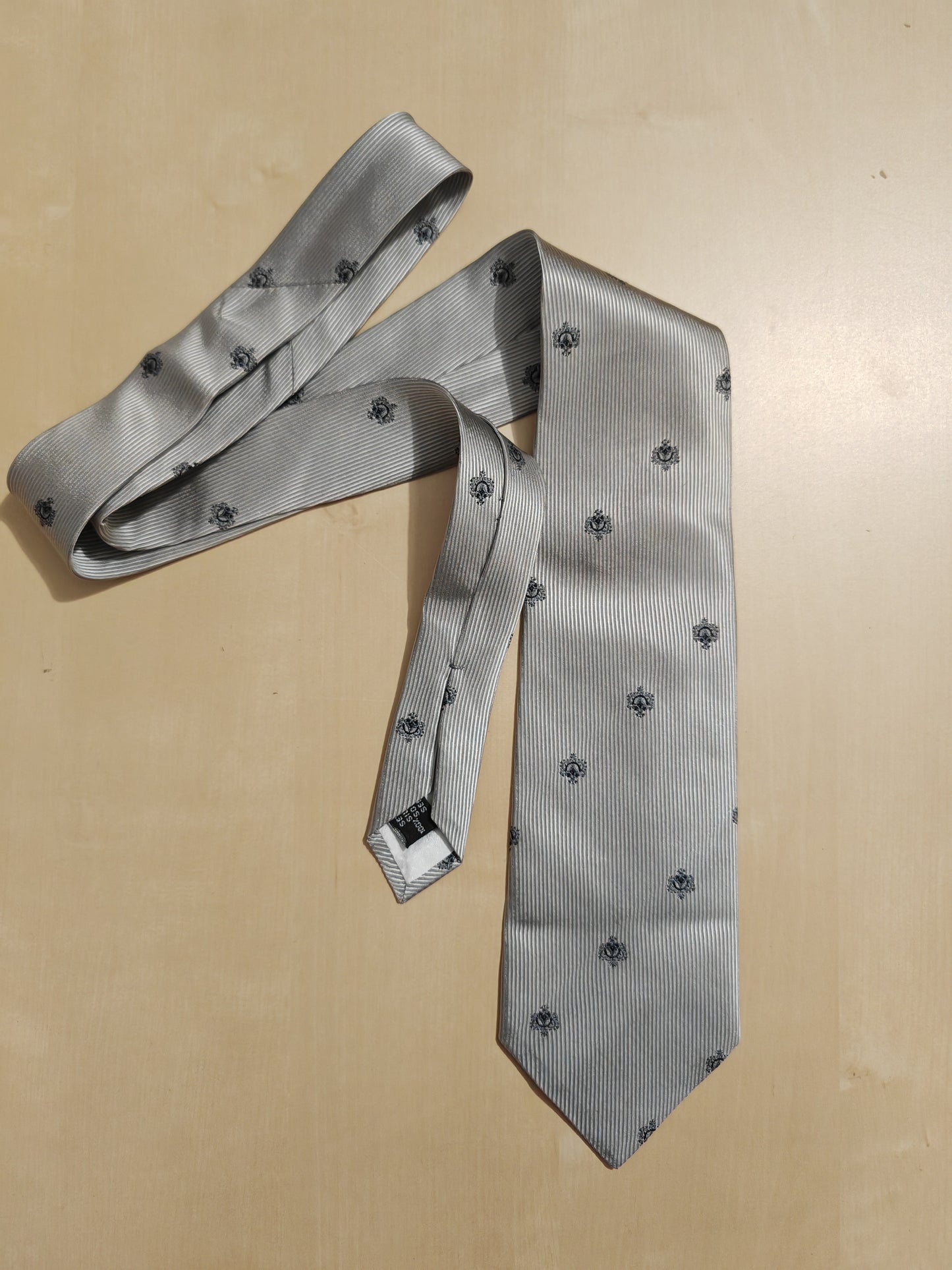 Cravatta Lanvin in seta cannettata color argento