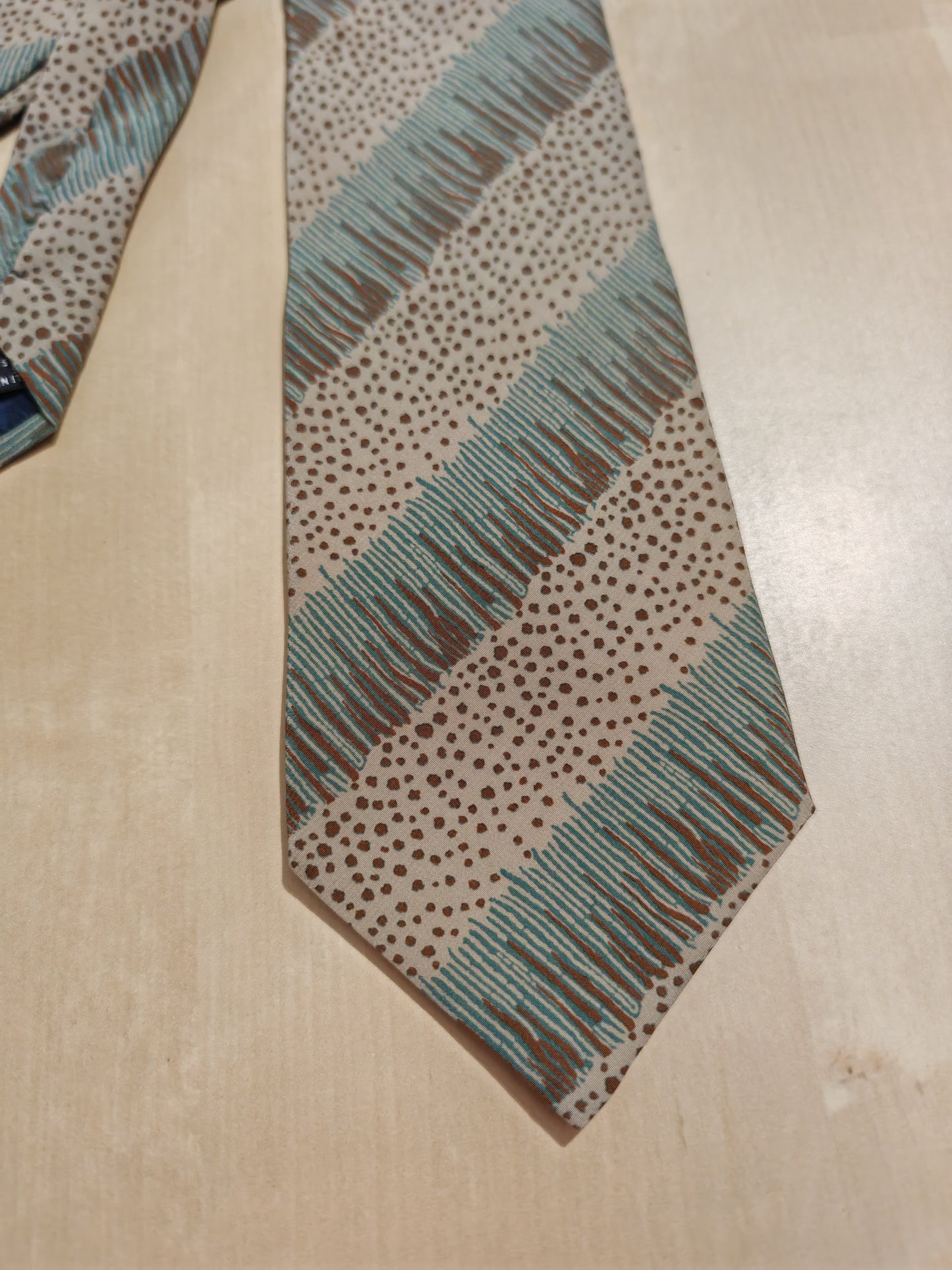 Cravatta Krizia verde salvia fantasia righe diagonali